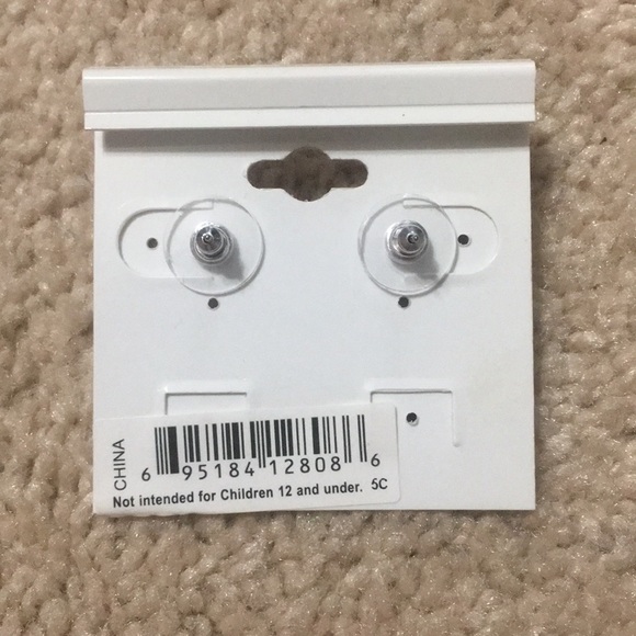 MainStreet Earrings - Picture 4 of 5